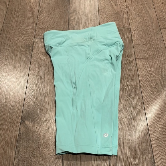 Lululemon On Pace Short 10” size 4 - Picture 9 of 9